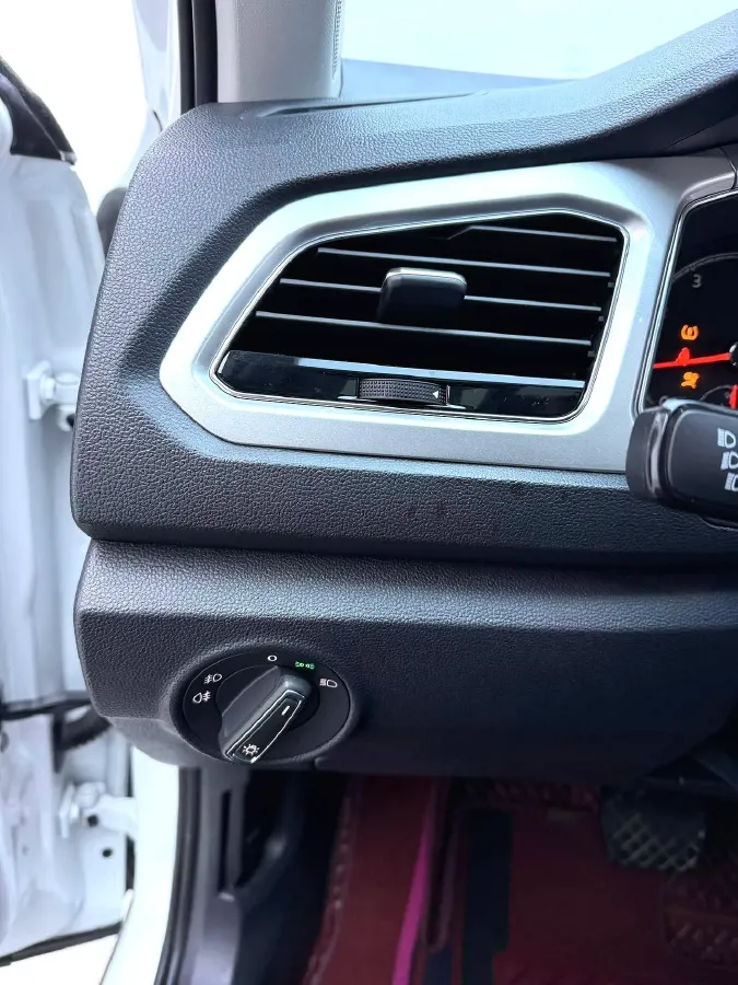 2021 Volkswagen T-Roc 1.4T 150HP L4 7DCT,autocango,china used car exporter,china ev exporter,chinese used car exporter,chinese used ev exporter