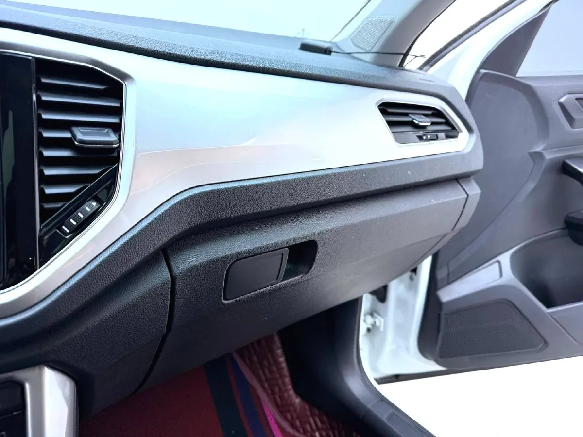 2021 Volkswagen T-Roc 1.4T 150HP L4 7DCT,autocango,china used car exporter,china ev exporter,chinese used car exporter,chinese used ev exporter