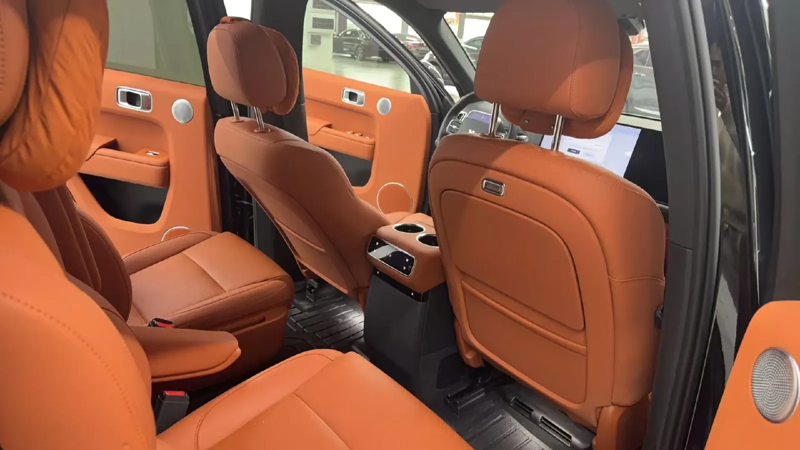 2024 Toyota Granvia 2.5L 189HP L4 E-CVT Hybrid,autocango,china used car exporter,china ev exporter,chinese used car exporter,chinese used ev exporter