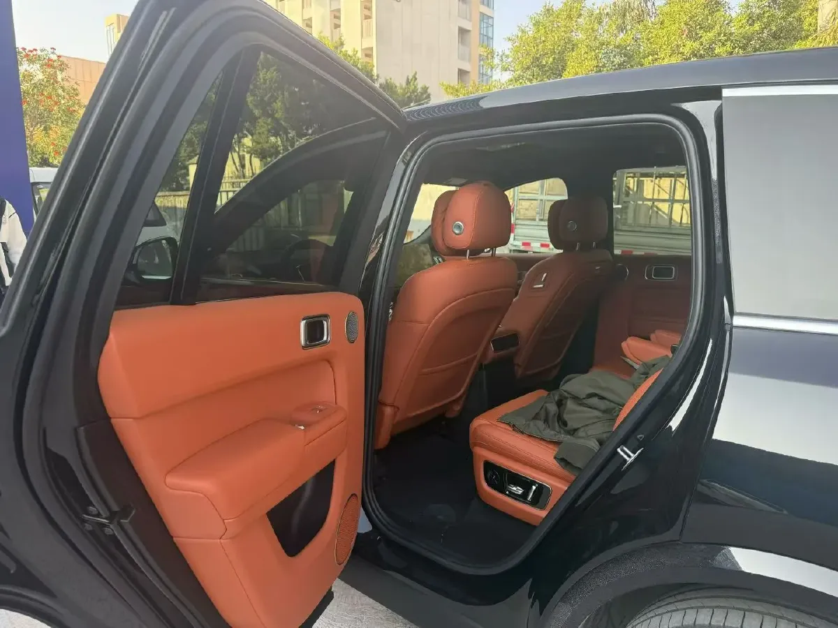 2024 Toyota Granvia 2.5L 189HP L4 E-CVT Hybrid,autocango,china used car exporter,china ev exporter,chinese used car exporter,chinese used ev exporter