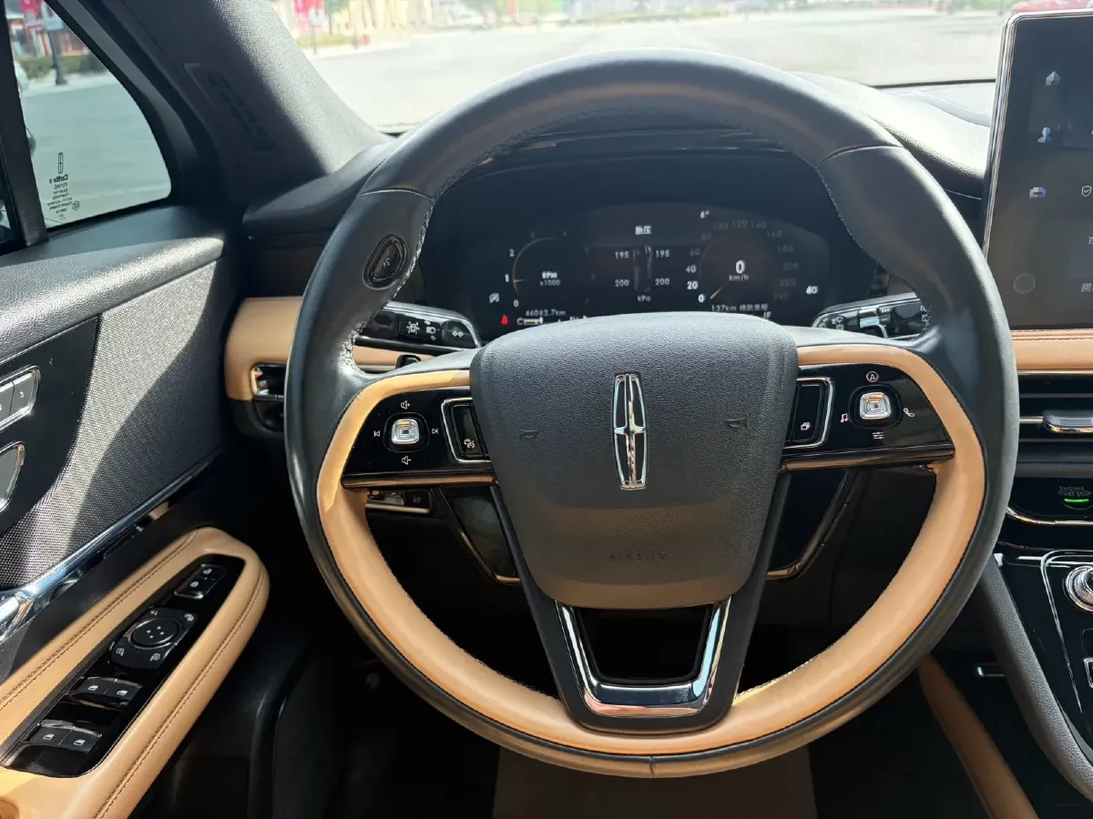 2022 Lincoln Corsair 2.0T 245HP L4 8AT,autocango,china used car exporter,china ev exporter,chinese used car exporter,chinese used ev exporter