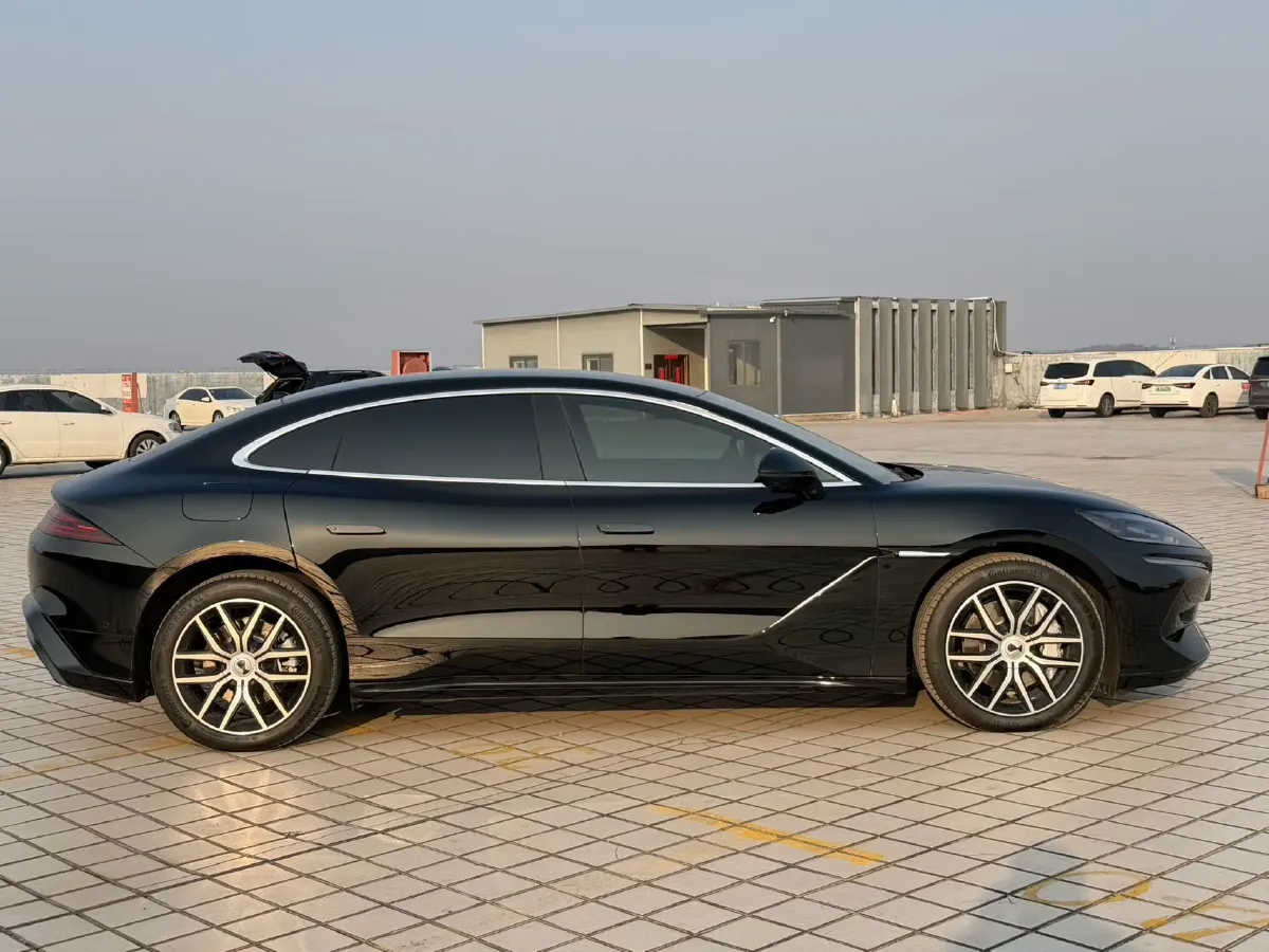 2024 Denza DenzaZ9 2.0T 207HP L4 E-CVT PHEV 38.5KWH,autocango,china used car exporter,china ev exporter,chinese used car exporter,chinese used ev exporter