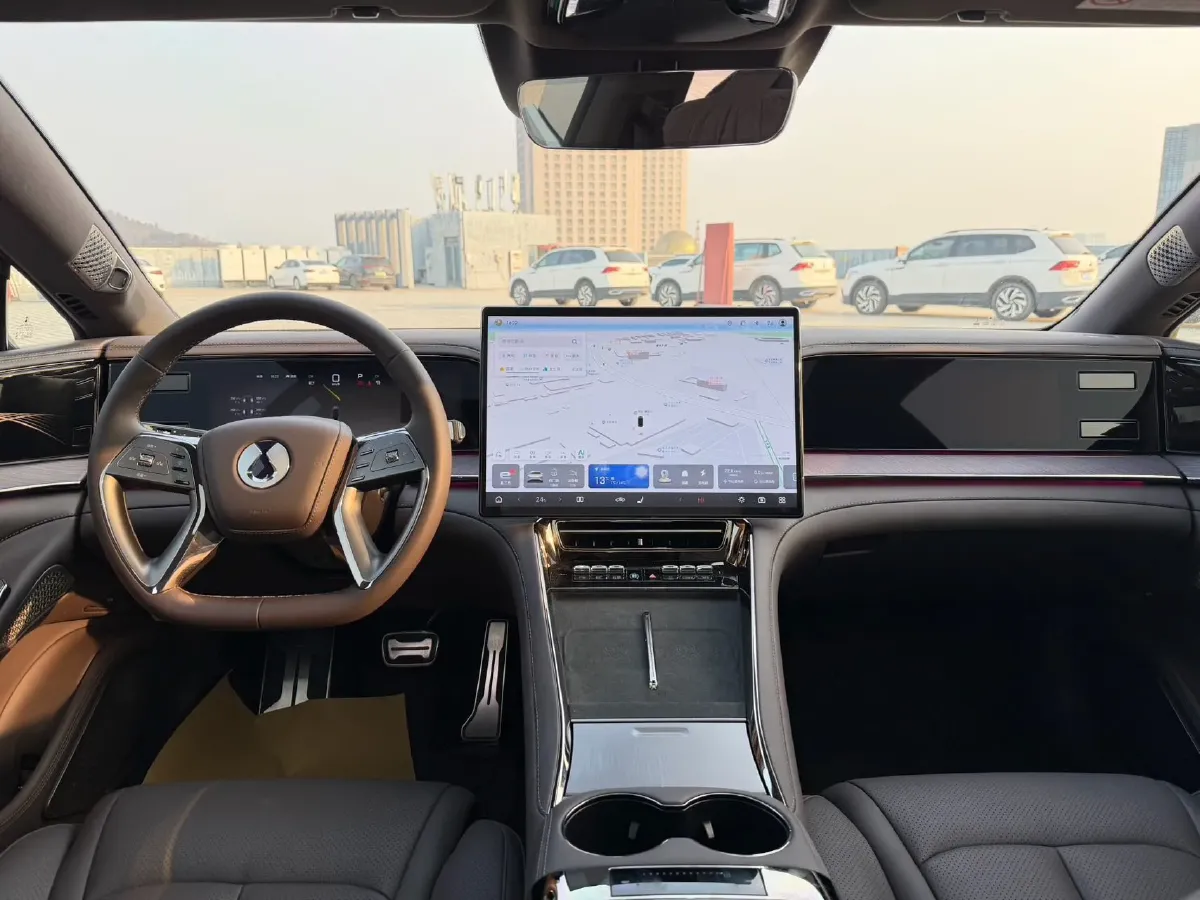 2024 Denza DenzaZ9 2.0T 207HP L4 E-CVT PHEV 38.5KWH,autocango,china used car exporter,china ev exporter,chinese used car exporter,chinese used ev exporter