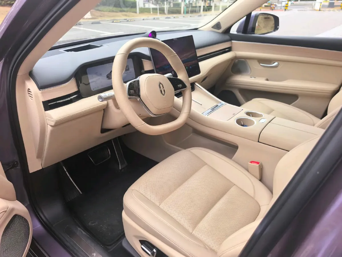 2025 AITO AITO M5 1.5T 152HP L4 REEV 42KWH,autocango,china used car exporter,china ev exporter,chinese used car exporter,chinese used ev exporter