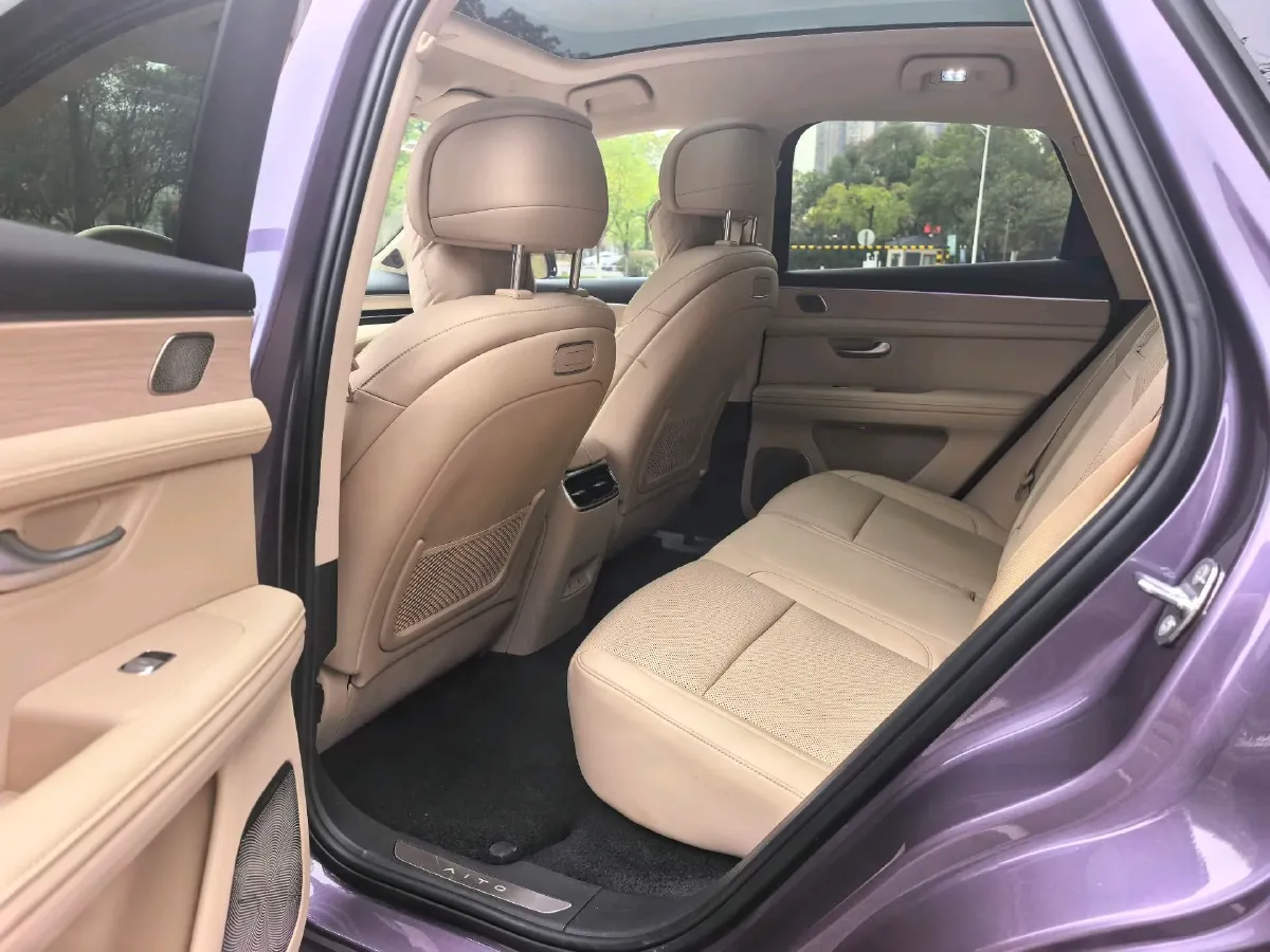 2025 AITO AITO M5 1.5T 152HP L4 REEV 42KWH,autocango,china used car exporter,china ev exporter,chinese used car exporter,chinese used ev exporter