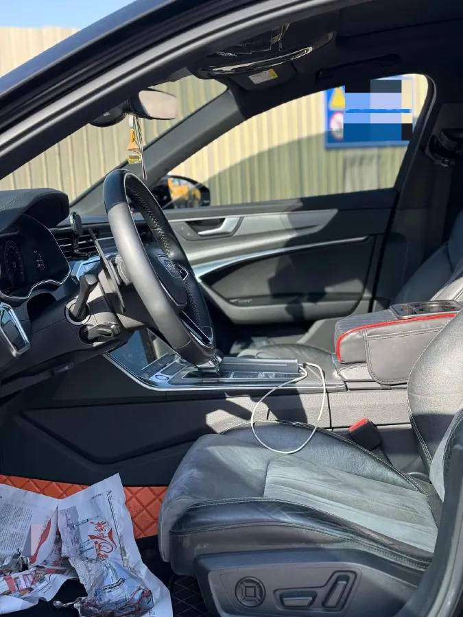 2020 Audi A6L 2.0T 224HP L4 7DCT,autocango,china used car exporter,china ev exporter,chinese used car exporter,chinese used ev exporter