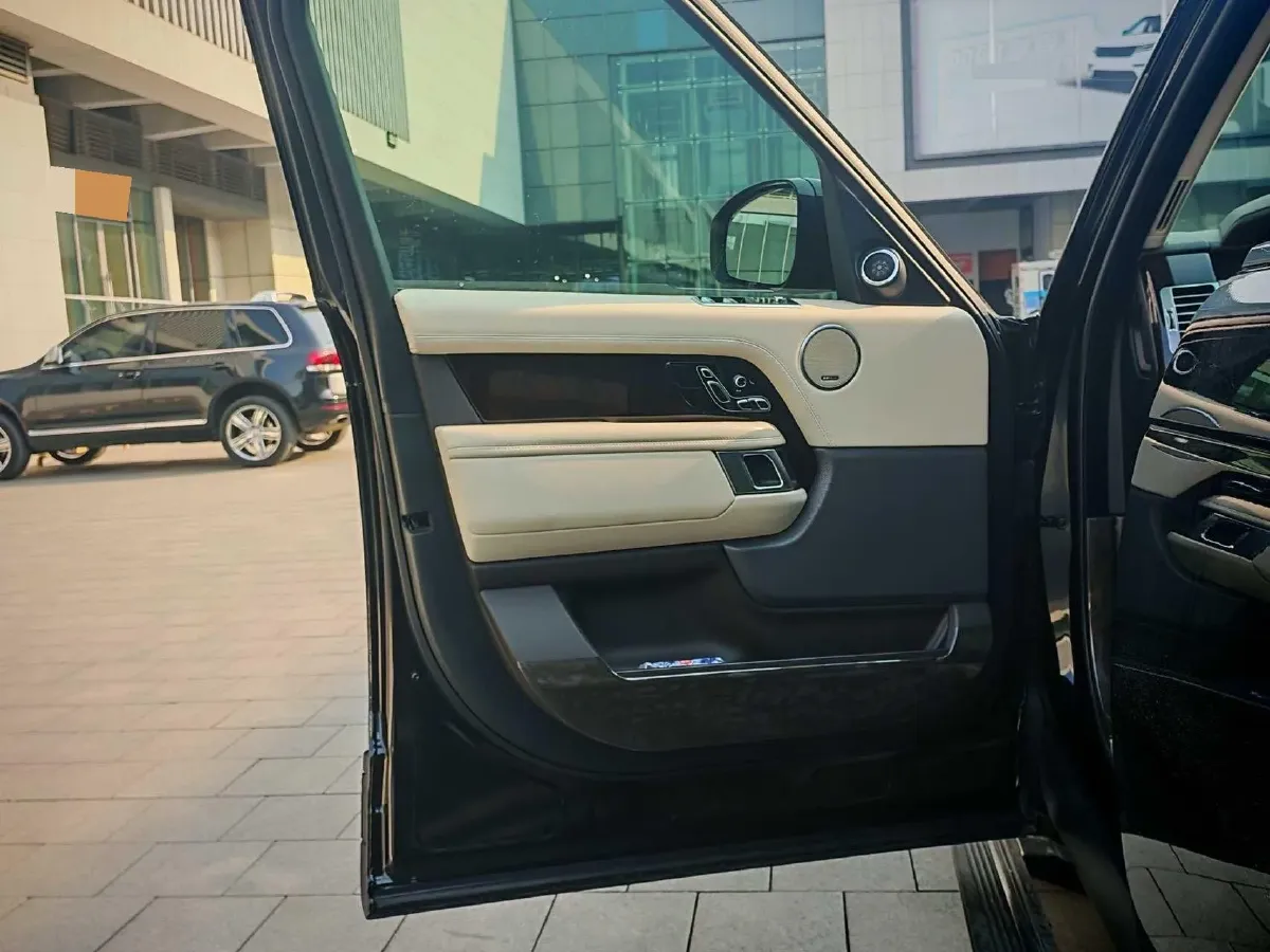 2021 Land Rover Range Rover 3.0T 400HP L6 8AT,autocango,china used car exporter,china ev exporter,chinese used car exporter,chinese used ev exporter