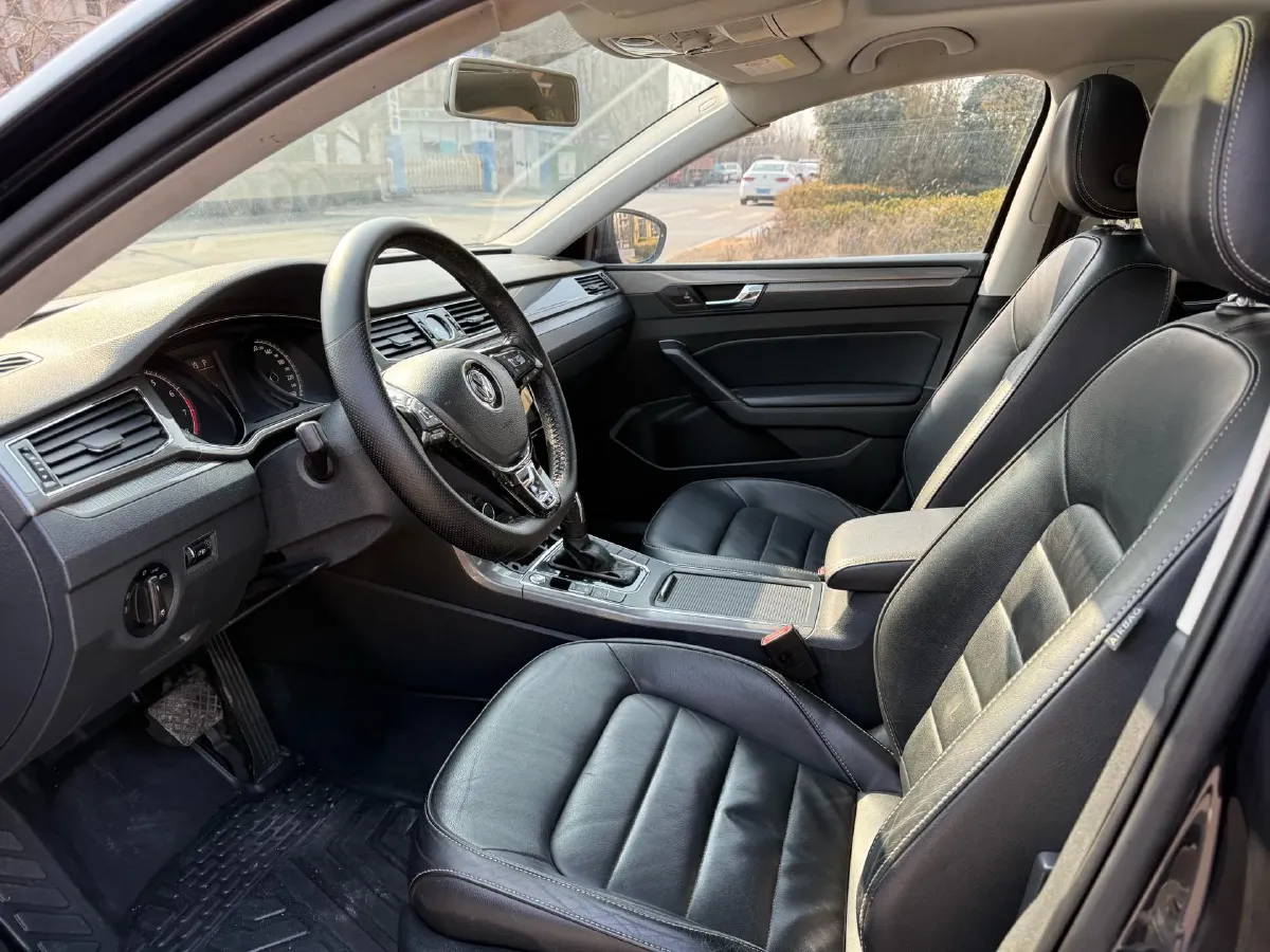 2015 Volkswagen Passat 1.8T 160HP L4 6AT,autocango,china used car exporter,china ev exporter,chinese used car exporter,chinese used ev exporter