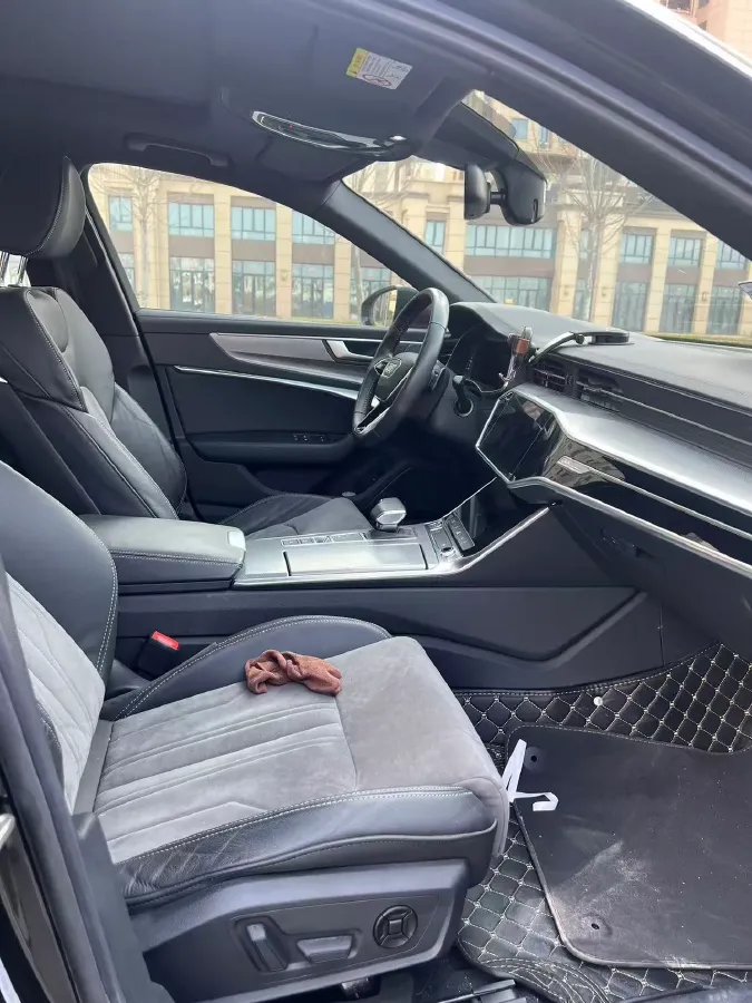 2020 Audi A6L 2.0T 190HP L4 7DCT,autocango,china used car exporter,china ev exporter,chinese used car exporter,chinese used ev exporter