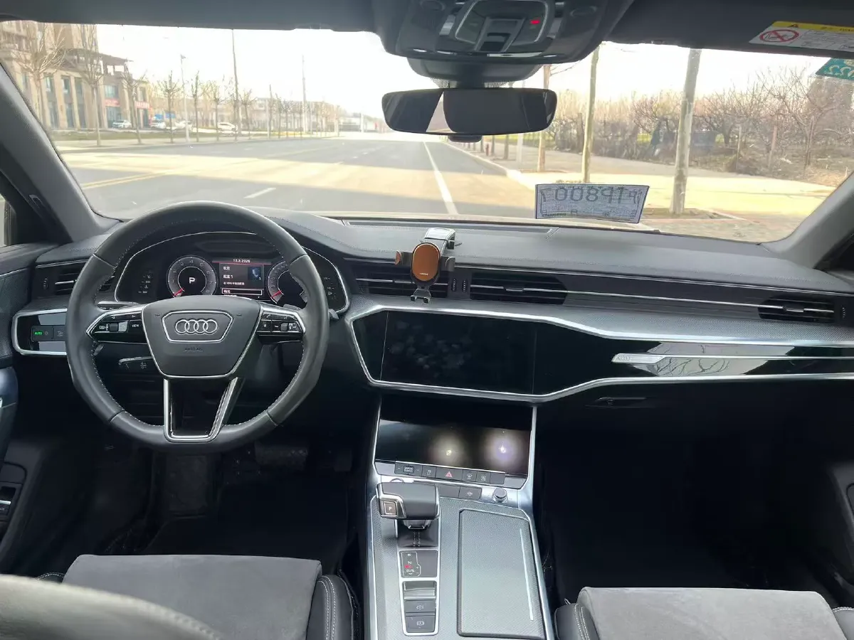 2020 Audi A6L 2.0T 190HP L4 7DCT,autocango,china used car exporter,china ev exporter,chinese used car exporter,chinese used ev exporter