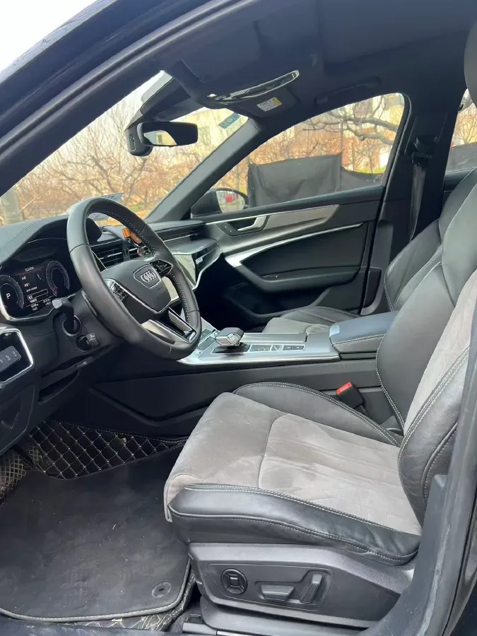 2020 Audi A6L 2.0T 190HP L4 7DCT,autocango,china used car exporter,china ev exporter,chinese used car exporter,chinese used ev exporter