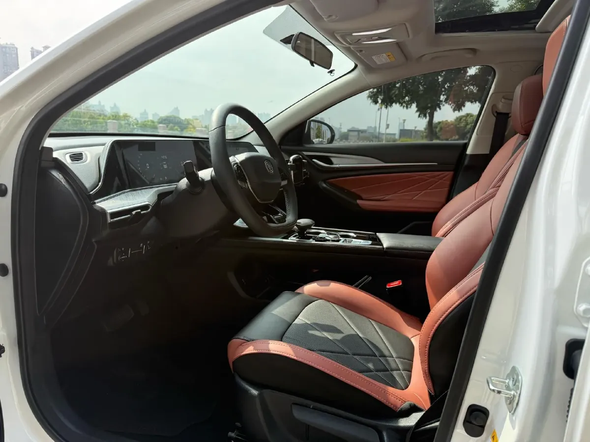 2021 ChangAn Eado 1.4T 160HP L4 7DCT,autocango,china used car exporter,china ev exporter,chinese used car exporter,chinese used ev exporter