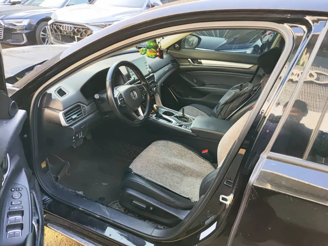 2021 Honda Accord 1.5T 194HP L4 CVT,autocango,china used car exporter,china ev exporter,chinese used car exporter,chinese used ev exporter