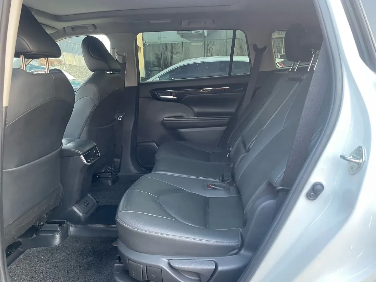 2022 Toyota Highlander 2.5L 192HP L4 E-CVT Hybrid,autocango,china used car exporter,china ev exporter,chinese used car exporter,chinese used ev exporter