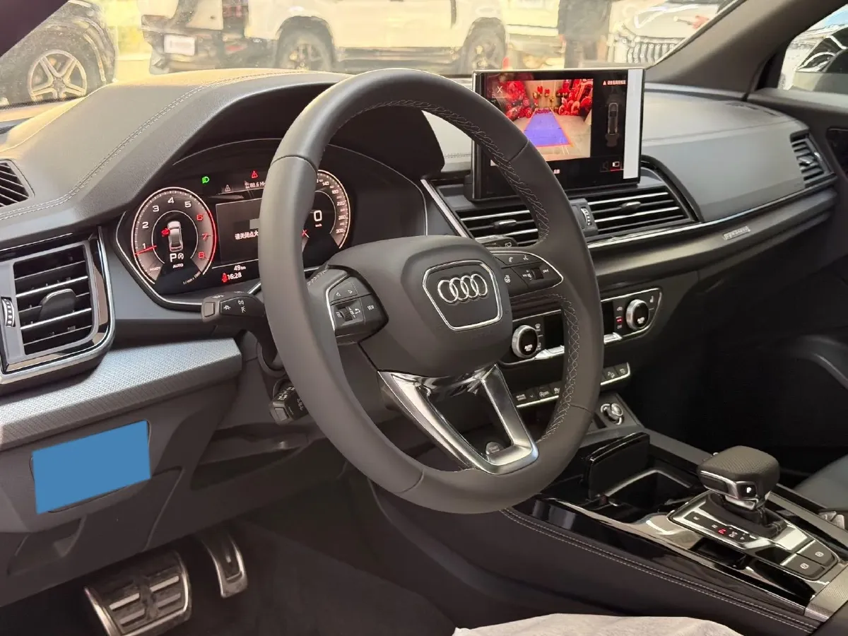 2025 Audi Q5L 2.0T 190HP L4 7DCT,autocango,china used car exporter,china ev exporter,chinese used car exporter,chinese used ev exporter