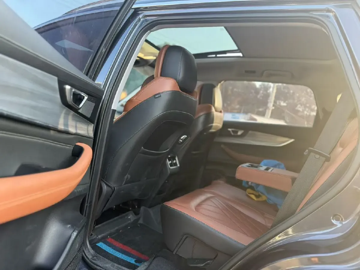 2021 Chery Tiggo 8 Plus 1.6T 197HP L4 7DCT,autocango,china used car exporter,china ev exporter,chinese used car exporter,chinese used ev exporter