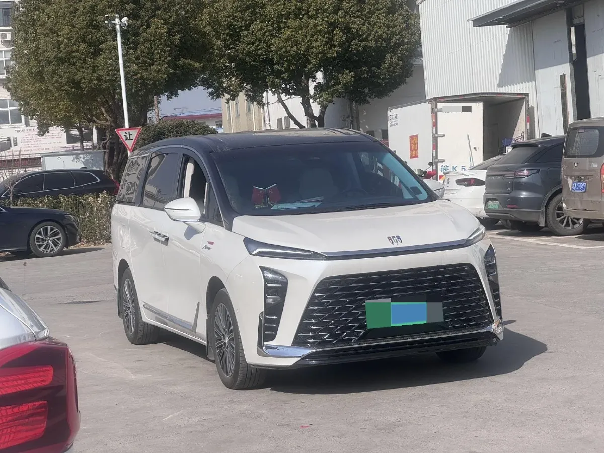 2024 Buick GL8 1.5T 180HP L4 2DHT PHEV 24.4KWH,autocango,china used car exporter,china ev exporter,chinese used car exporter,chinese used ev exporter