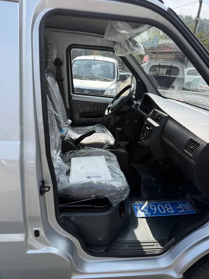 2021 WuLing RongGuang Mini Truck Special 1.5L 99HP L4 5MT,autocango,china used car exporter,china ev exporter,chinese used car exporter,chinese used ev exporter