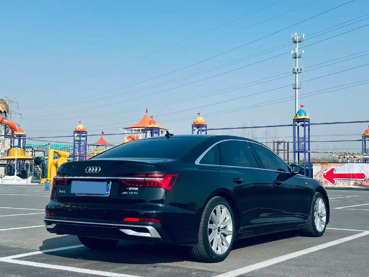 2023 Audi A6L 2.0T 245HP L4 7DCT,autocango,china used car exporter,china ev exporter,chinese used car exporter,chinese used ev exporter