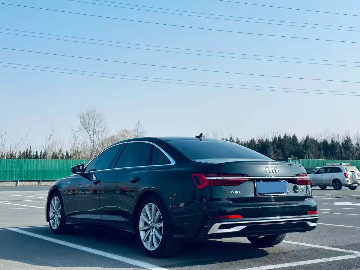 2023 Audi A6L 2.0T 245HP L4 7DCT,autocango,china used car exporter,china ev exporter,chinese used car exporter,chinese used ev exporter
