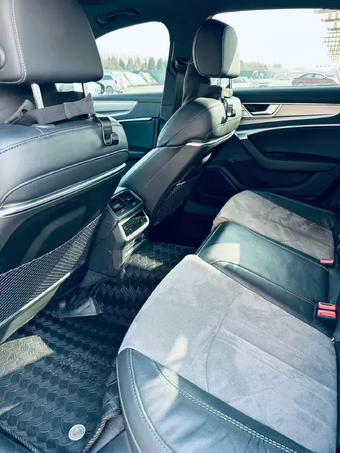 2023 Audi A6L 2.0T 245HP L4 7DCT,autocango,china used car exporter,china ev exporter,chinese used car exporter,chinese used ev exporter