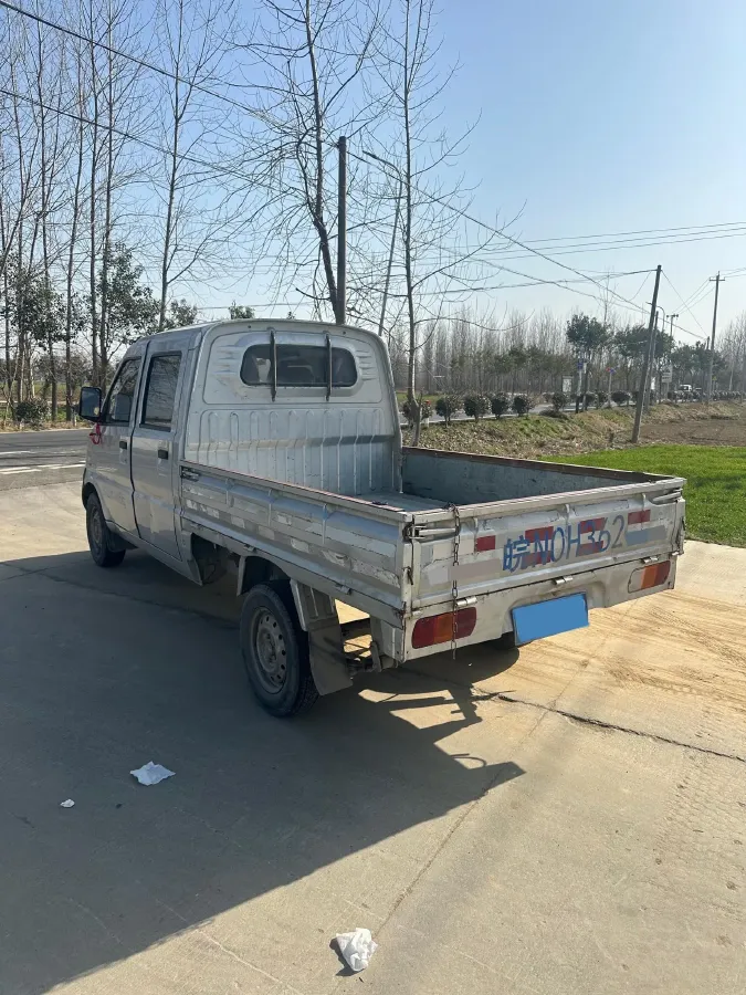 2015 WuLing RongGuang V 1.5L 112HP L4 5MT,autocango,china used car exporter,china ev exporter,chinese used car exporter,chinese used ev exporter