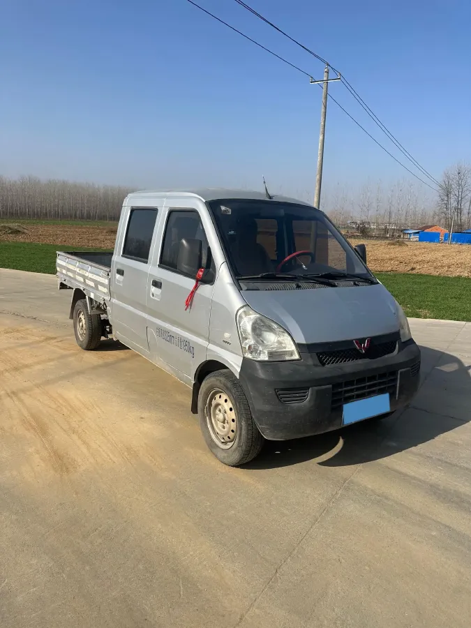 2015 WuLing RongGuang V 1.5L 112HP L4 5MT,autocango,china used car exporter,china ev exporter,chinese used car exporter,chinese used ev exporter