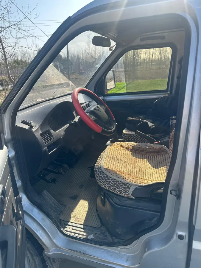 2015 WuLing RongGuang V 1.5L 112HP L4 5MT,autocango,china used car exporter,china ev exporter,chinese used car exporter,chinese used ev exporter