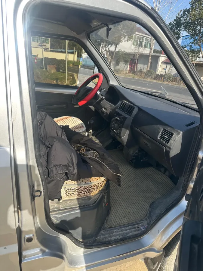 2015 WuLing RongGuang V 1.5L 112HP L4 5MT,autocango,china used car exporter,china ev exporter,chinese used car exporter,chinese used ev exporter