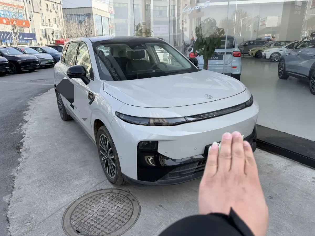 2025 Leapmotor B10 BEV 67.1KWH,autocango,china used car exporter,china ev exporter,chinese used car exporter,chinese used ev exporter