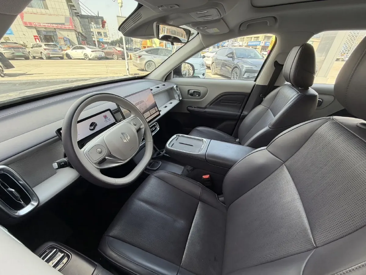 2025 Leapmotor B10 BEV 67.1KWH,autocango,china used car exporter,china ev exporter,chinese used car exporter,chinese used ev exporter