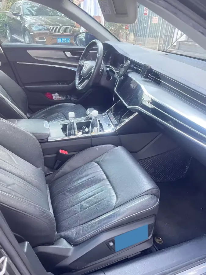 2021 Audi A6L 2.0T 190HP L4 7DCT,autocango,china used car exporter,china ev exporter,chinese used car exporter,chinese used ev exporter