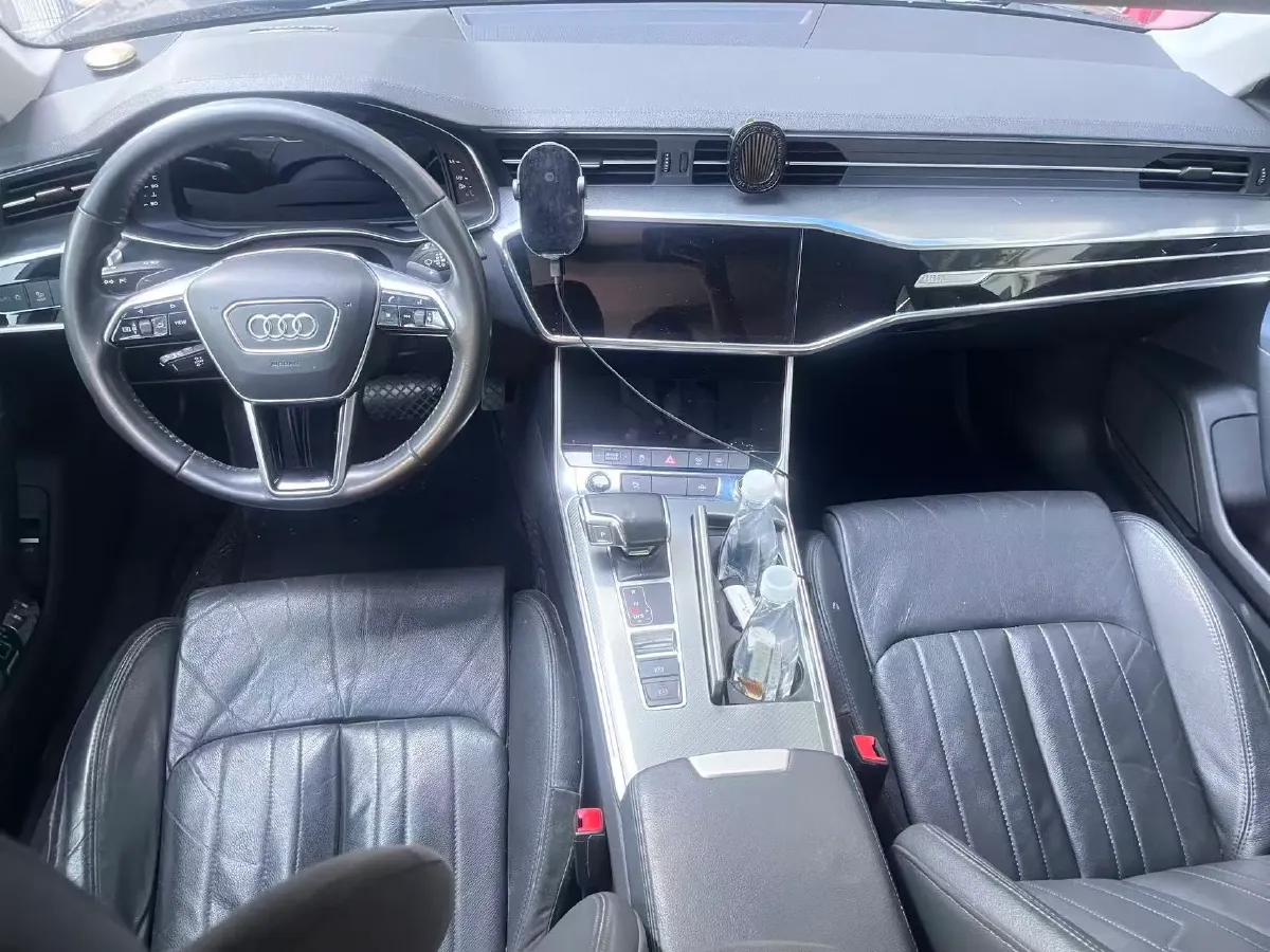 2021 Audi A6L 2.0T 190HP L4 7DCT,autocango,china used car exporter,china ev exporter,chinese used car exporter,chinese used ev exporter