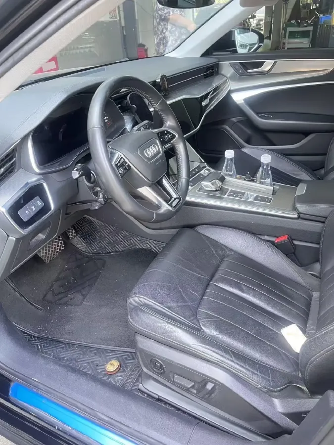 2021 Audi A6L 2.0T 190HP L4 7DCT,autocango,china used car exporter,china ev exporter,chinese used car exporter,chinese used ev exporter