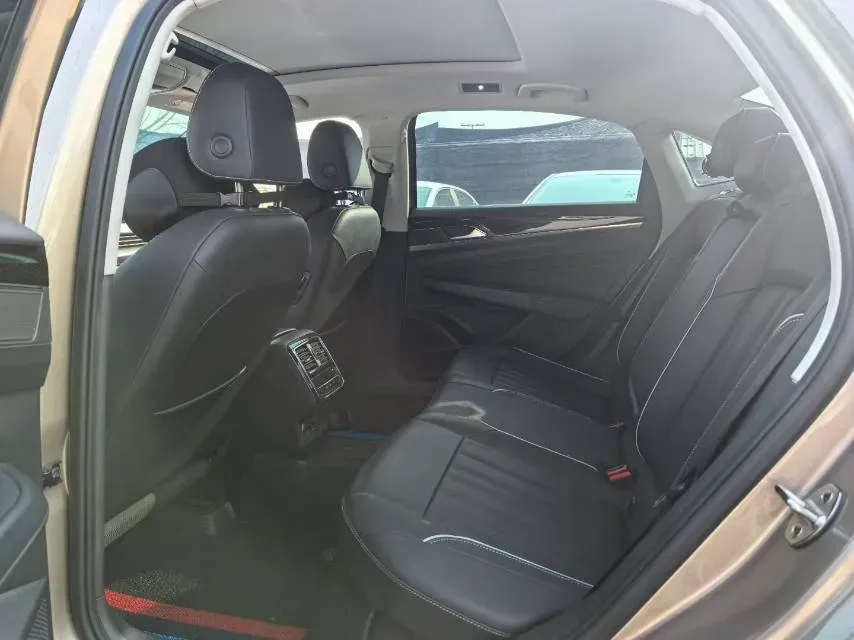 2023 Volkswagen Passat 2.0T 186HP L4 7DCT,autocango,china used car exporter,china ev exporter,chinese used car exporter,chinese used ev exporter