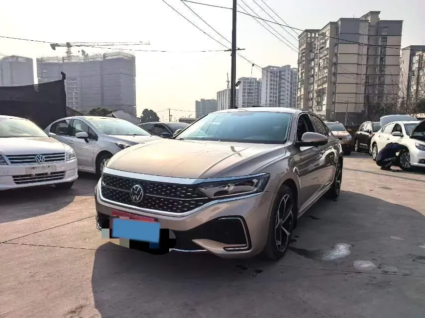 2023 Volkswagen Passat 2.0T 186HP L4 7DCT,autocango,china used car exporter,china ev exporter,chinese used car exporter,chinese used ev exporter