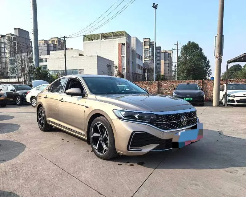 2023 Volkswagen Passat 2.0T 186HP L4 7DCT,autocango,china used car exporter,china ev exporter,chinese used car exporter,chinese used ev exporter