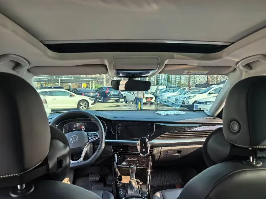 2023 Volkswagen Passat 2.0T 186HP L4 7DCT,autocango,china used car exporter,china ev exporter,chinese used car exporter,chinese used ev exporter