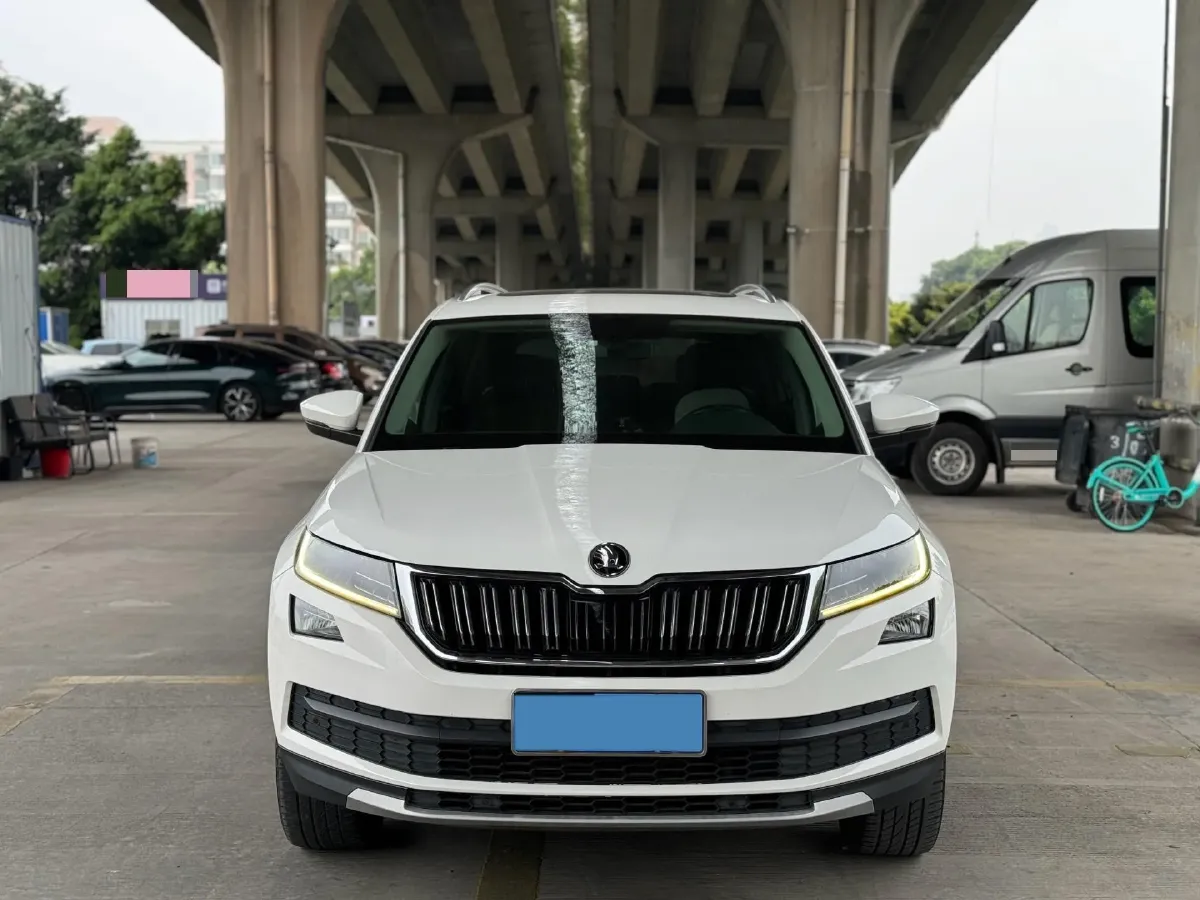 2018 Skoda Kodiak 2.0T 220HP L4 7DCT,autocango,china used car exporter,china ev exporter,chinese used car exporter,chinese used ev exporter