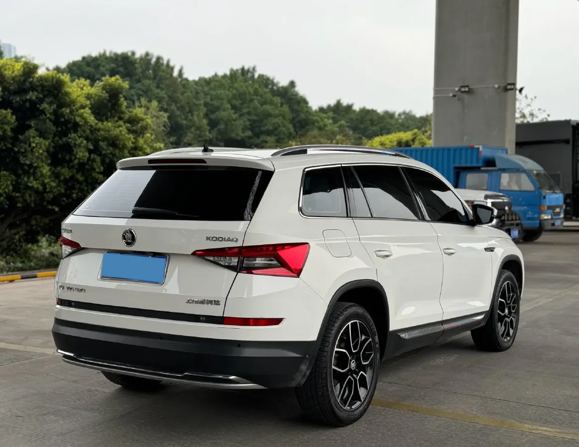 2018 Skoda Kodiak 2.0T 220HP L4 7DCT,autocango,china used car exporter,china ev exporter,chinese used car exporter,chinese used ev exporter