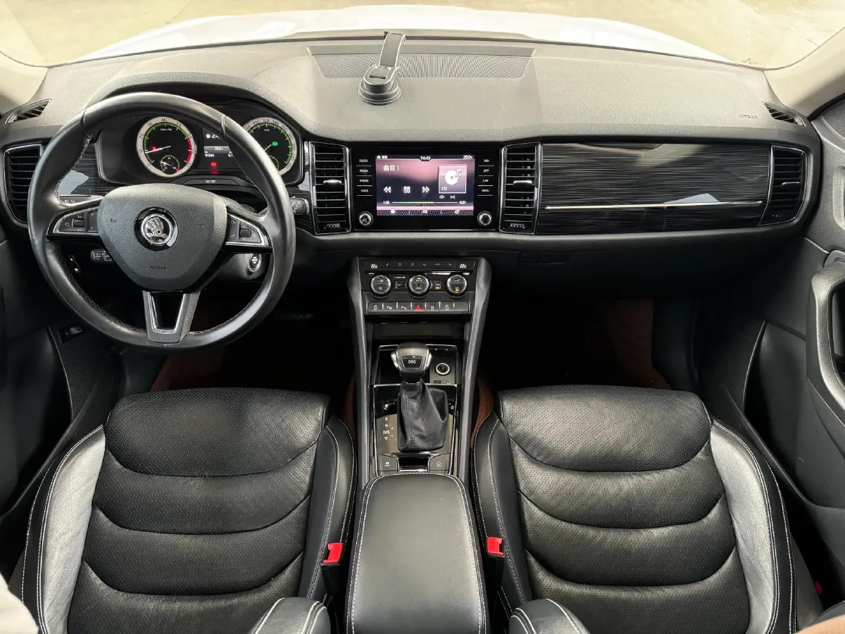 2018 Skoda Kodiak 2.0T 220HP L4 7DCT,autocango,china used car exporter,china ev exporter,chinese used car exporter,chinese used ev exporter