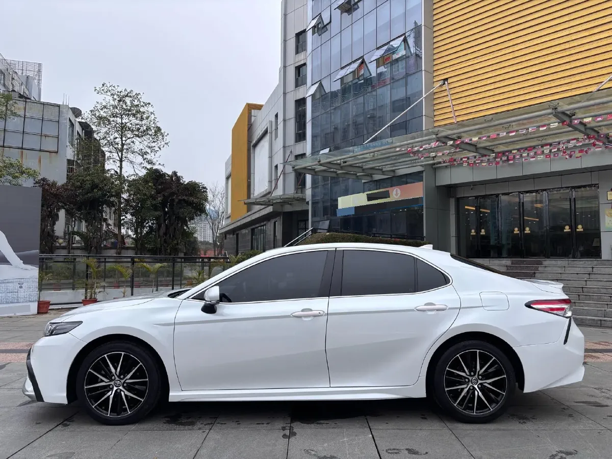 2021 Toyota Camry 2.5L 209HP L4 8AT,autocango,china used car exporter,china ev exporter,chinese used car exporter,chinese used ev exporter