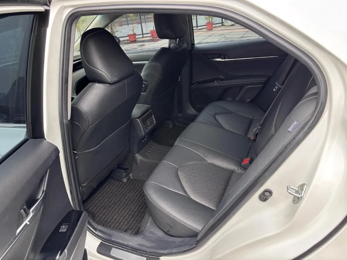 2021 Toyota Camry 2.5L 209HP L4 8AT,autocango,china used car exporter,china ev exporter,chinese used car exporter,chinese used ev exporter