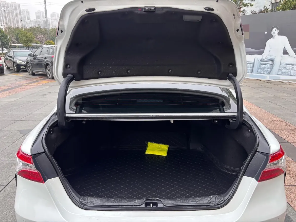 2021 Toyota Camry 2.5L 209HP L4 8AT,autocango,china used car exporter,china ev exporter,chinese used car exporter,chinese used ev exporter