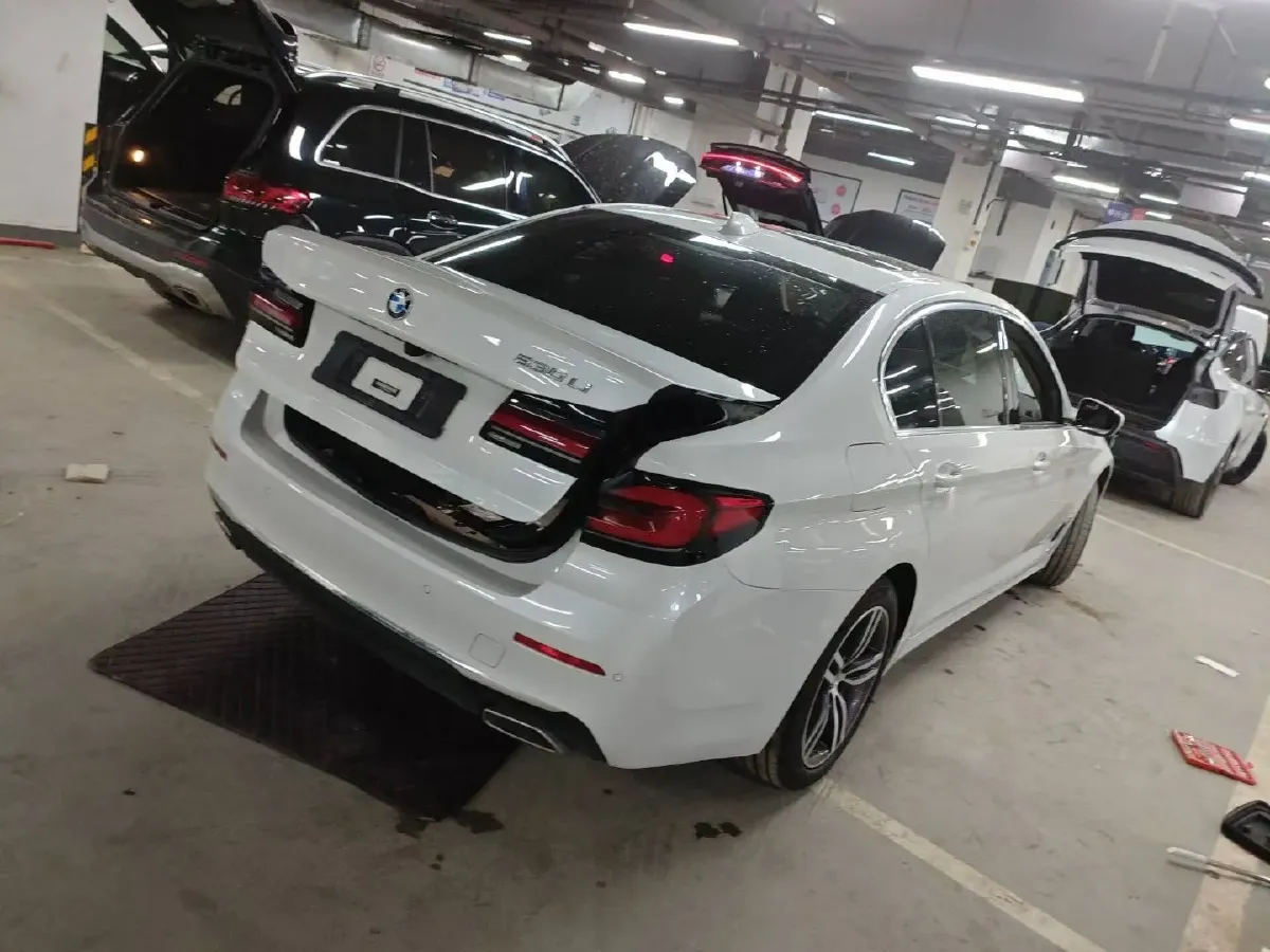 2021 BMW 5 Series 2.0T 252HP L4 8AT,autocango,china used car exporter,china ev exporter,chinese used car exporter,chinese used ev exporter