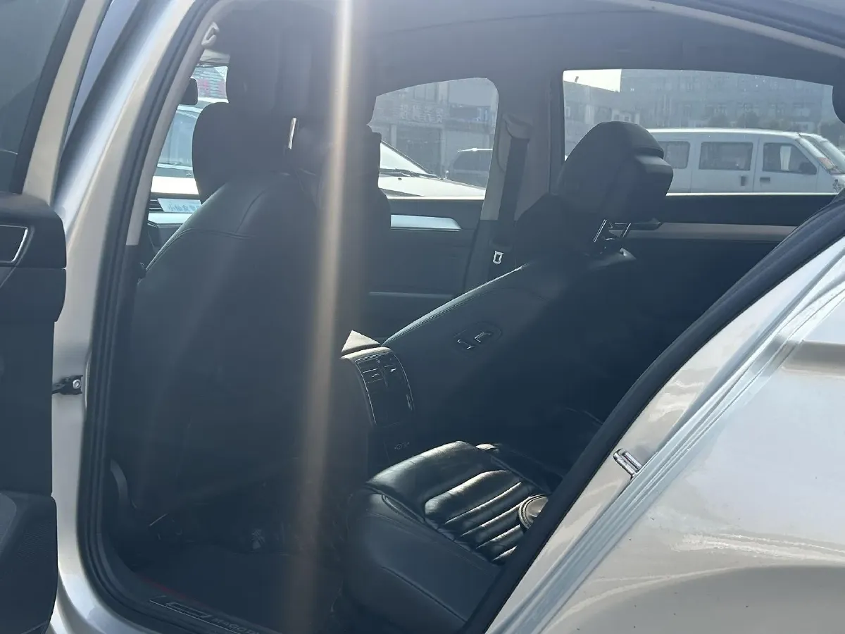 2019 Chevrolet Malibu XL 2.0T 241HP L4 9AT,autocango,china used car exporter,china ev exporter,chinese used car exporter,chinese used ev exporter