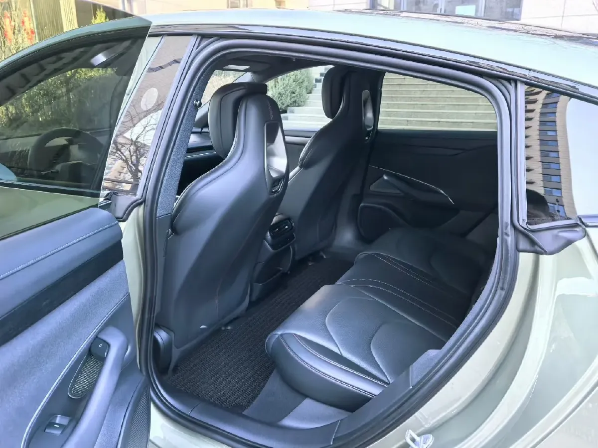 2024 MI SU7 BEV 73.6KWH,autocango,china used car exporter,china ev exporter,chinese used car exporter,chinese used ev exporter