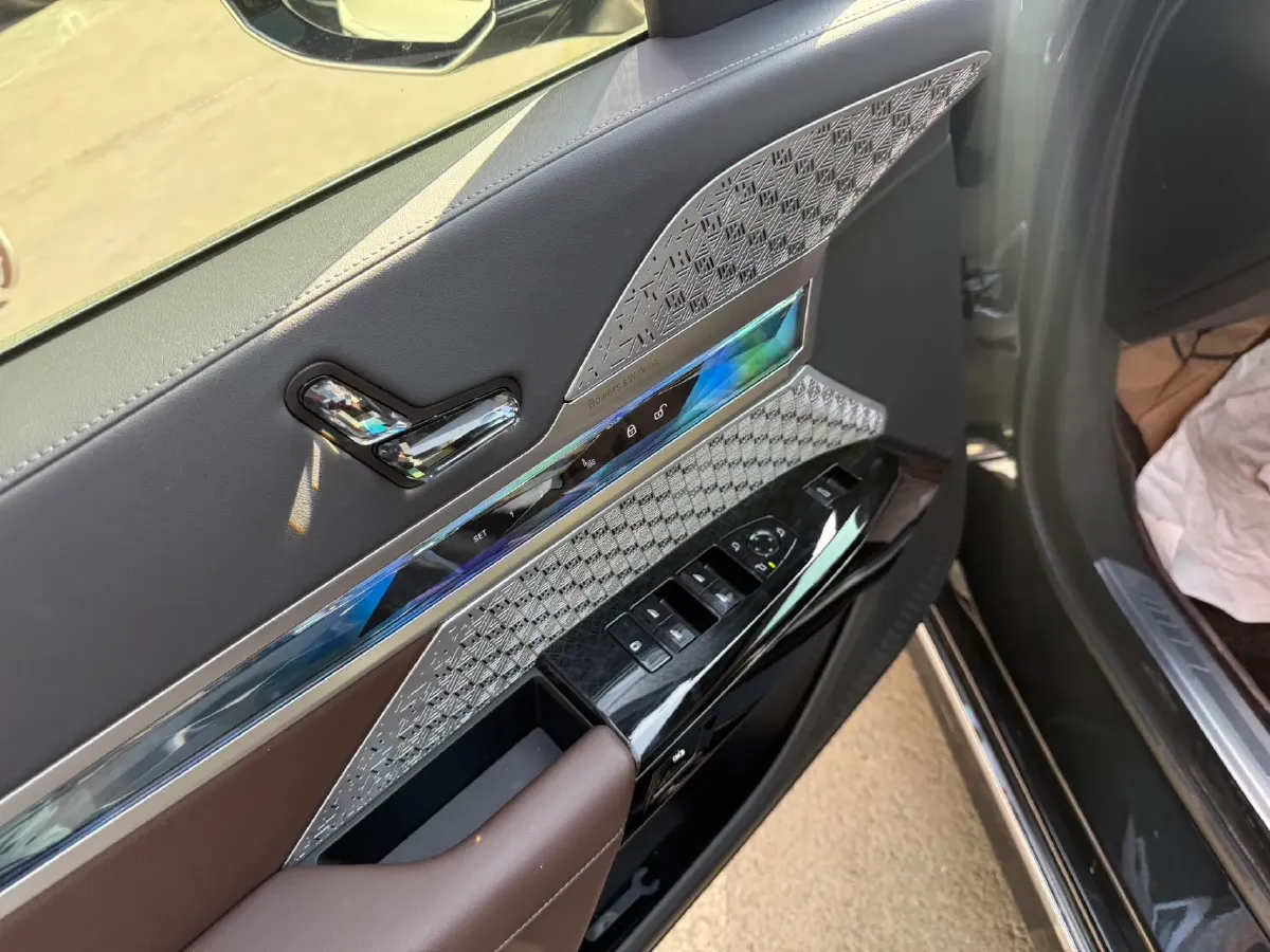 2023 BMW 7 Series 3.0T 272HP L6 8AT,autocango,china used car exporter,china ev exporter,chinese used car exporter,chinese used ev exporter