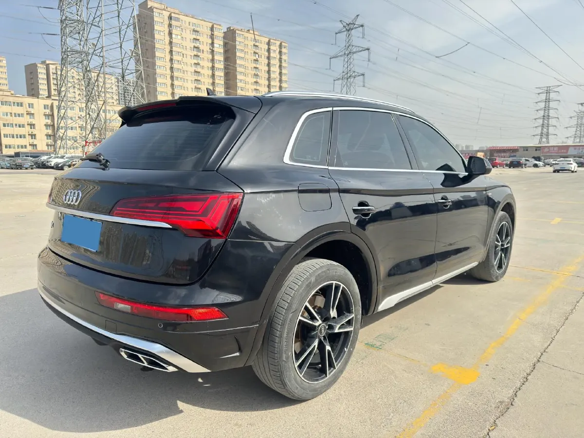 2023 Audi Q5L 2.0T 190HP L4 7DCT,autocango,china used car exporter,china ev exporter,chinese used car exporter,chinese used ev exporter