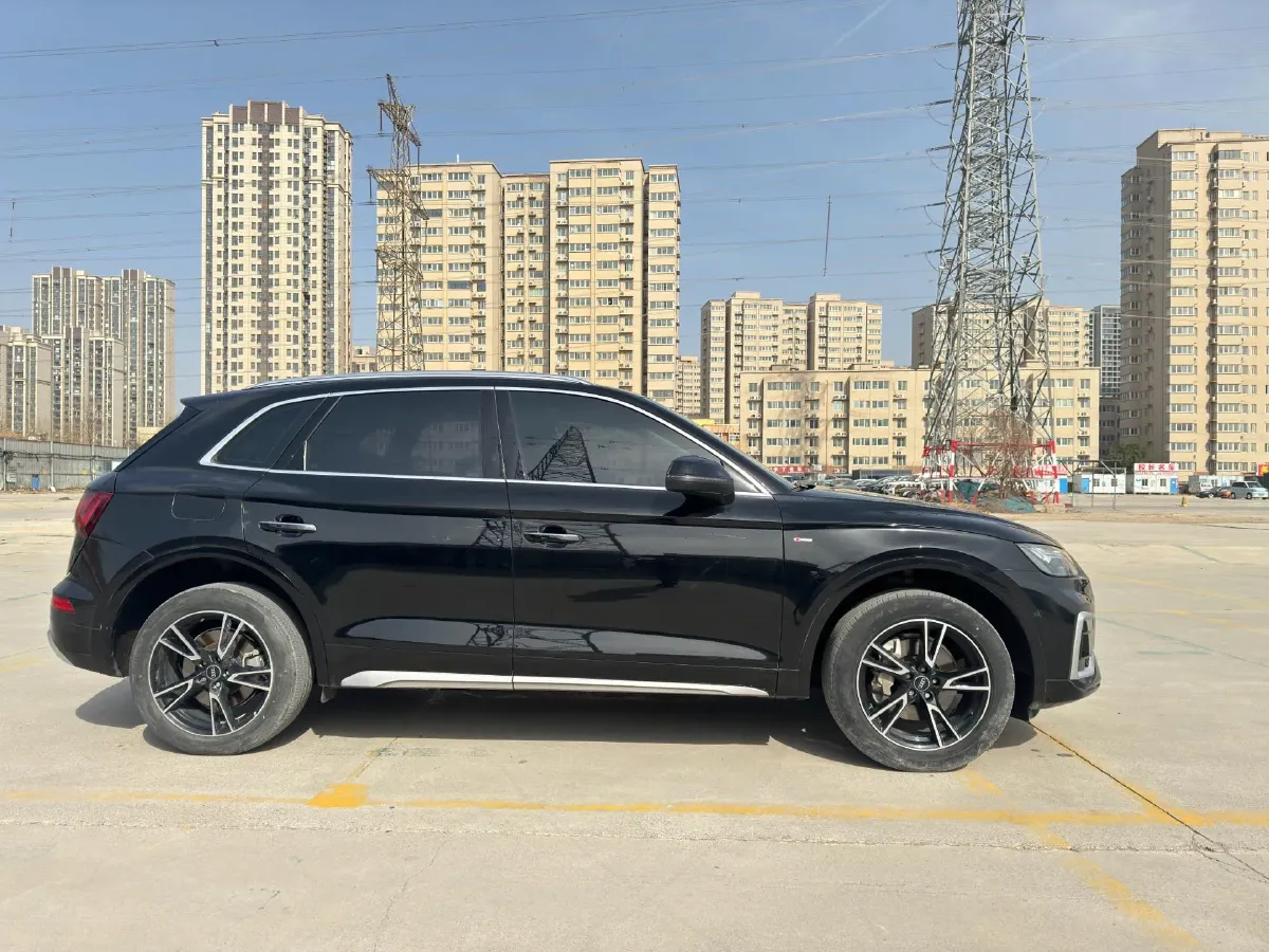 2023 Audi Q5L 2.0T 190HP L4 7DCT,autocango,china used car exporter,china ev exporter,chinese used car exporter,chinese used ev exporter